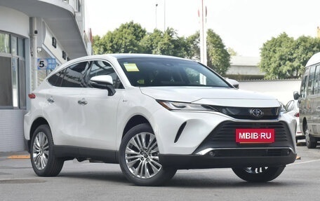 Toyota Harrier, 2024 год, 4 132 000 рублей, 2 фотография