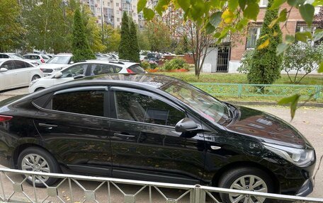 Hyundai Solaris II рестайлинг, 2017 год, 1 050 000 рублей, 2 фотография