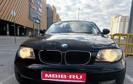 BMW 1 серия, 2010 год, 700 000 рублей, 1 фотография