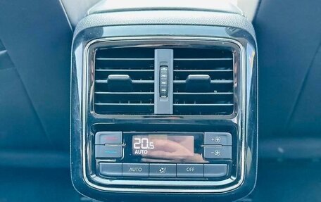 Volkswagen Passat B8 рестайлинг, 2021 год, 1 850 000 рублей, 23 фотография
