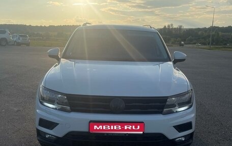 Volkswagen Tiguan II, 2017 год, 1 630 000 рублей, 3 фотография