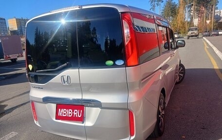 Honda Stepwgn IV, 2015 год, 1 800 000 рублей, 3 фотография