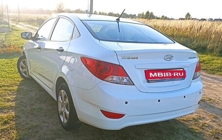 Hyundai Solaris II рестайлинг, 2013 год, 700 000 рублей, 2 фотография