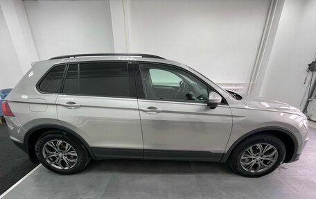 Volkswagen Tiguan II, 2017 год, 1 989 000 рублей, 4 фотография