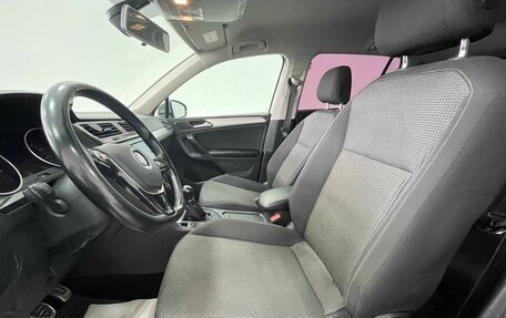 Volkswagen Tiguan II, 2017 год, 1 989 000 рублей, 10 фотография