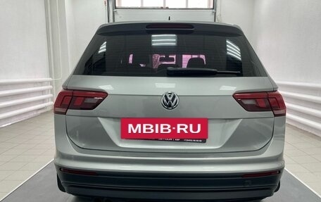 Volkswagen Tiguan II, 2017 год, 1 989 000 рублей, 6 фотография