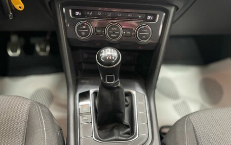 Volkswagen Tiguan II, 2017 год, 1 989 000 рублей, 18 фотография