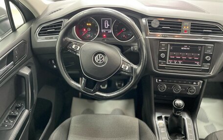 Volkswagen Tiguan II, 2017 год, 1 989 000 рублей, 15 фотография