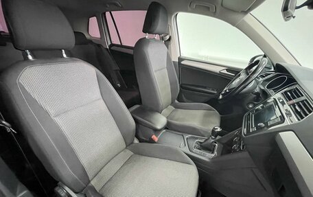 Volkswagen Tiguan II, 2017 год, 1 989 000 рублей, 13 фотография
