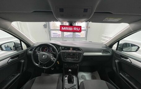 Volkswagen Tiguan II, 2017 год, 1 989 000 рублей, 14 фотография