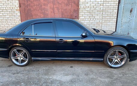 Mercedes-Benz E-Класс, 1999 год, 550 000 рублей, 2 фотография
