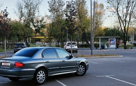 Hyundai Sonata IV рестайлинг, 2004 год, 350 000 рублей, 3 фотография
