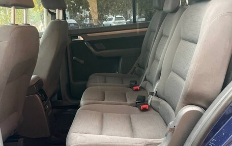 Volkswagen Touran III, 2008 год, 590 000 рублей, 10 фотография