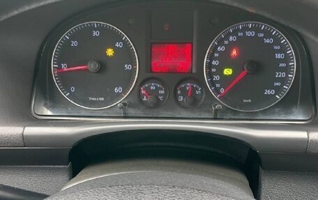 Volkswagen Touran III, 2008 год, 590 000 рублей, 17 фотография