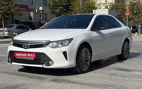 Toyota Camry, 2016 год, 1 870 000 рублей, 2 фотография