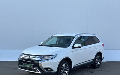 Mitsubishi Outlander III рестайлинг 3, 2019 год, 1 945 000 рублей, 1 фотография