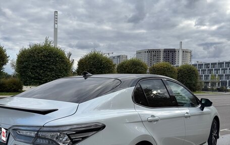 Toyota Camry, 2020 год, 3 390 000 рублей, 6 фотография