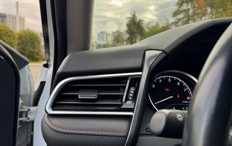Toyota Camry, 2020 год, 3 390 000 рублей, 17 фотография
