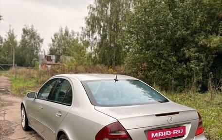 Mercedes-Benz E-Класс, 2004 год, 900 000 рублей, 5 фотография