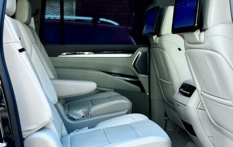 Cadillac Escalade V, 2025 год, 19 740 000 рублей, 17 фотография