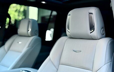Cadillac Escalade V, 2025 год, 19 740 000 рублей, 15 фотография