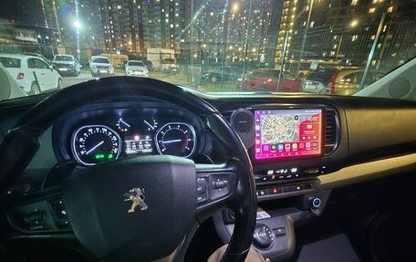 Peugeot Traveller I, 2018 год, 2 970 000 рублей, 4 фотография