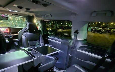 Peugeot Traveller I, 2018 год, 2 970 000 рублей, 9 фотография
