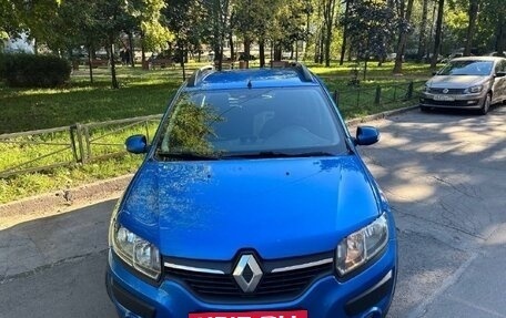 Renault Sandero II рестайлинг, 2016 год, 860 000 рублей, 2 фотография