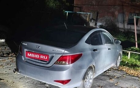 Hyundai Solaris II рестайлинг, 2013 год, 390 000 рублей, 2 фотография