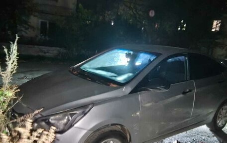 Hyundai Solaris II рестайлинг, 2013 год, 390 000 рублей, 4 фотография