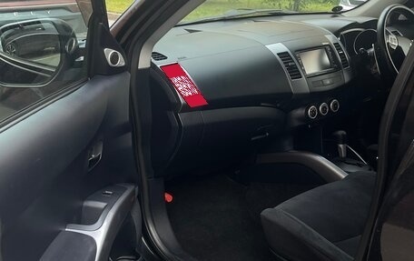 Mitsubishi Outlander III рестайлинг 3, 2007 год, 990 000 рублей, 5 фотография