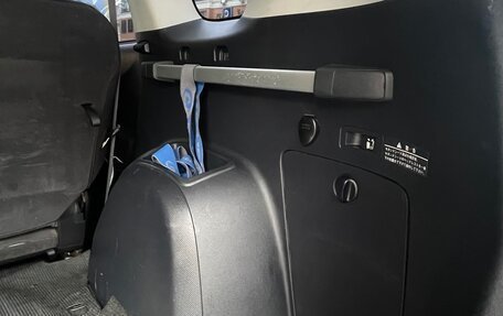 Mitsubishi Outlander III рестайлинг 3, 2007 год, 990 000 рублей, 9 фотография