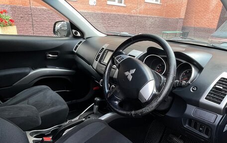 Mitsubishi Outlander III рестайлинг 3, 2007 год, 990 000 рублей, 10 фотография