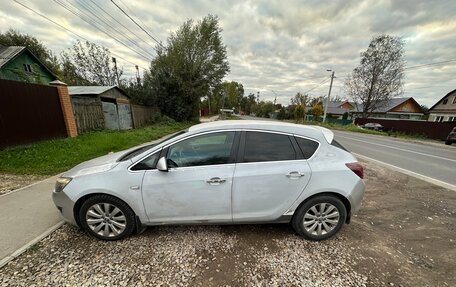 Opel Astra J, 2014 год, 530 000 рублей, 2 фотография