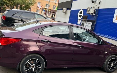 Hyundai Solaris II рестайлинг, 2011 год, 690 000 рублей, 2 фотография