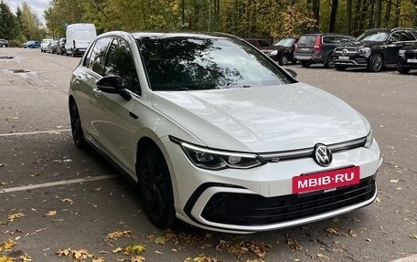 Volkswagen Golf VIII, 2021 год, 2 700 000 рублей, 2 фотография