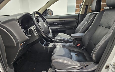 Mitsubishi Outlander III рестайлинг 3, 2013 год, 1 169 000 рублей, 13 фотография