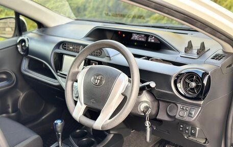 Toyota Aqua I, 2016 год, 940 000 рублей, 28 фотография
