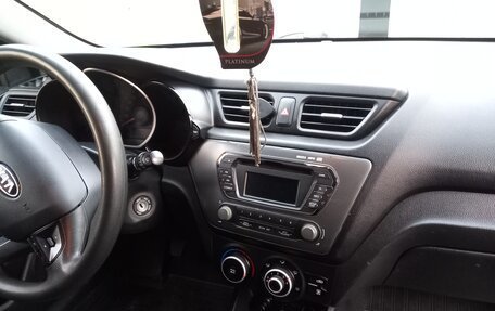 KIA Rio III рестайлинг, 2012 год, 695 000 рублей, 10 фотография