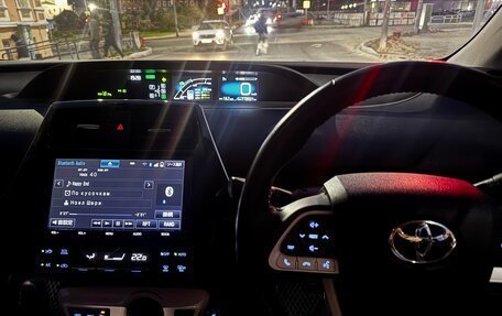 Toyota Prius IV XW50, 2018 год, 1 715 000 рублей, 7 фотография