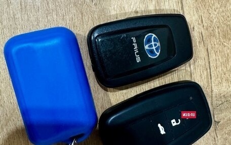 Toyota Prius IV XW50, 2018 год, 1 715 000 рублей, 10 фотография