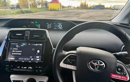 Toyota Prius IV XW50, 2018 год, 1 715 000 рублей, 11 фотография
