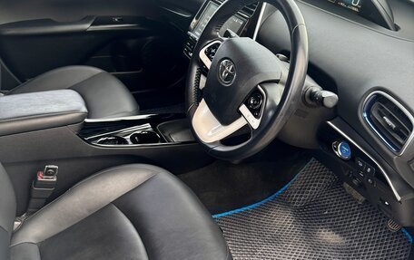 Toyota Prius IV XW50, 2018 год, 1 715 000 рублей, 15 фотография