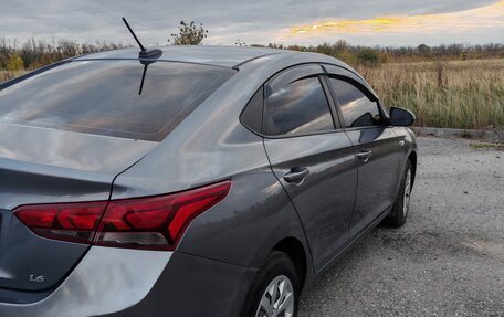 Hyundai Solaris II рестайлинг, 2017 год, 880 000 рублей, 6 фотография