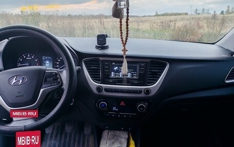Hyundai Solaris II рестайлинг, 2017 год, 880 000 рублей, 9 фотография