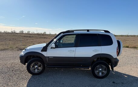 Chevrolet Niva I рестайлинг, 2016 год, 860 000 рублей, 3 фотография