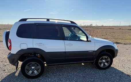 Chevrolet Niva I рестайлинг, 2016 год, 860 000 рублей, 13 фотография