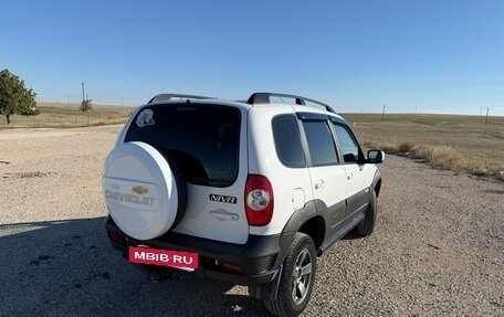 Chevrolet Niva I рестайлинг, 2016 год, 860 000 рублей, 9 фотография