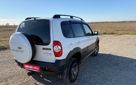 Chevrolet Niva I рестайлинг, 2016 год, 860 000 рублей, 10 фотография