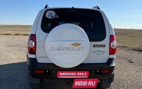 Chevrolet Niva I рестайлинг, 2016 год, 860 000 рублей, 6 фотография